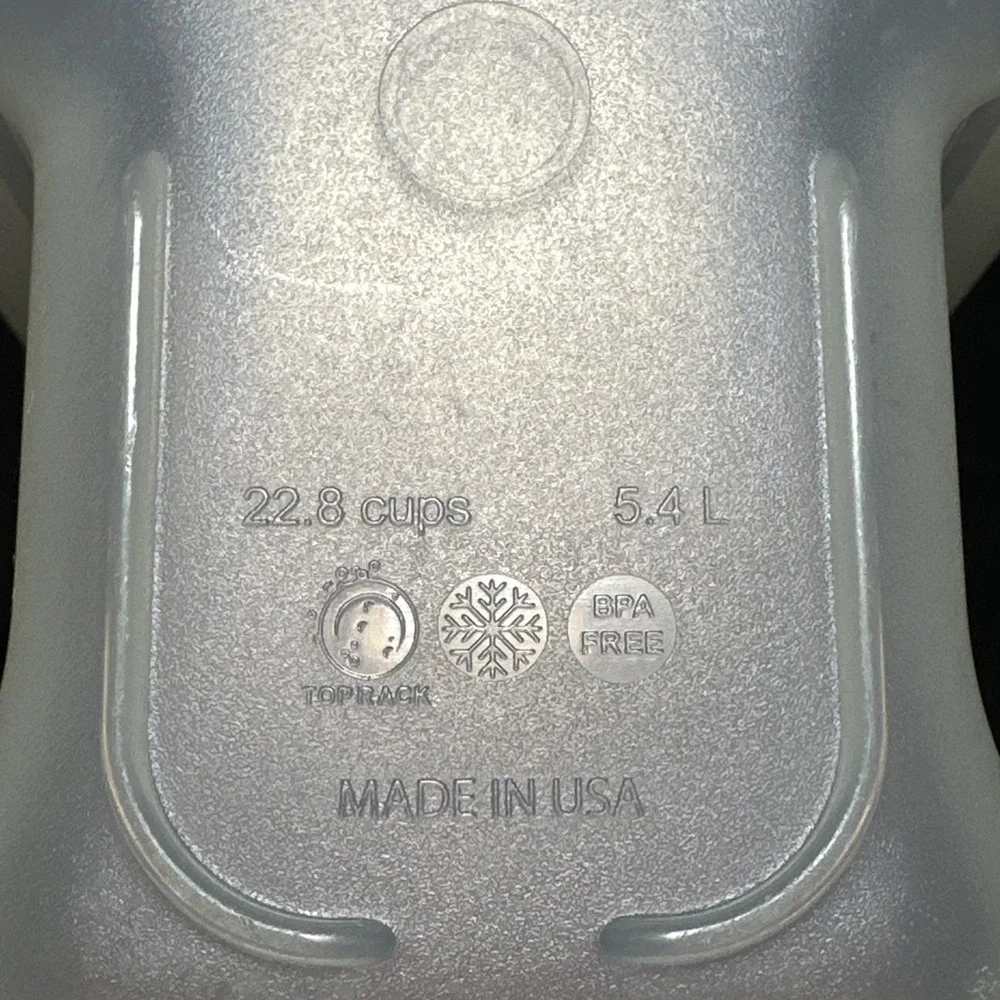 Rubbermaid preowned 22